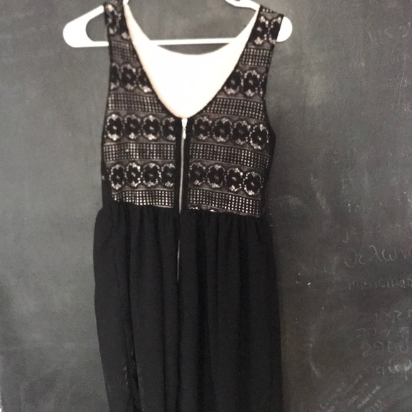 Black dress - Picture 2 of 2